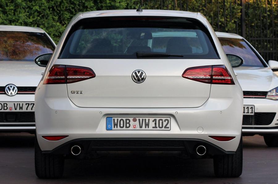  Volkswagen Golf GTi 5-Door 2015 года  (фото 27 из 48)